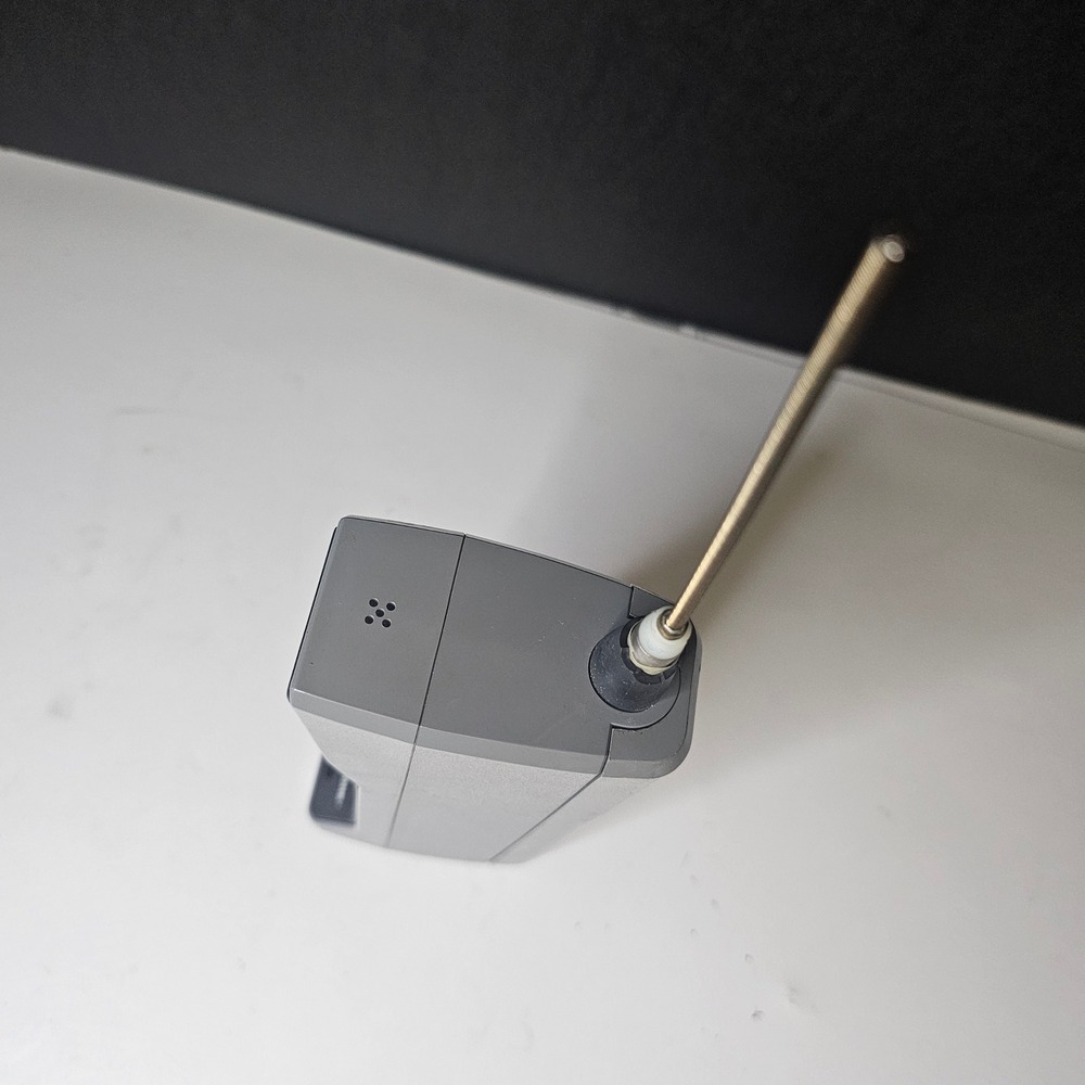 Vintage Motorola DynaTAC 8000M Brick Phone Mobile Cell Phone with Charging Base - Picture 10 of 16